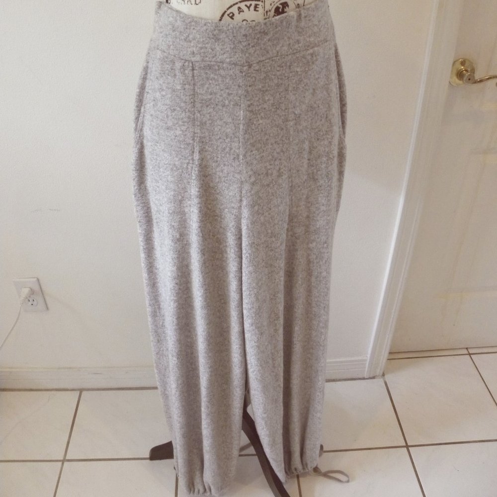 Free People grey  lounge pants M  New with Tags